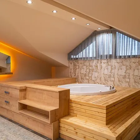 فيلة Sleeps 6 Pool Air Con Wifi *