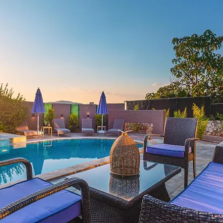 فيلة Sleeps 6 Pool Air Con Wifi أولدينيس