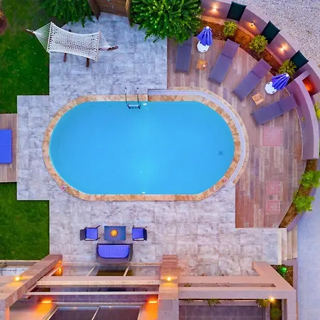 Sleeps 6 Pool Air Con Wifi * أولدينيس