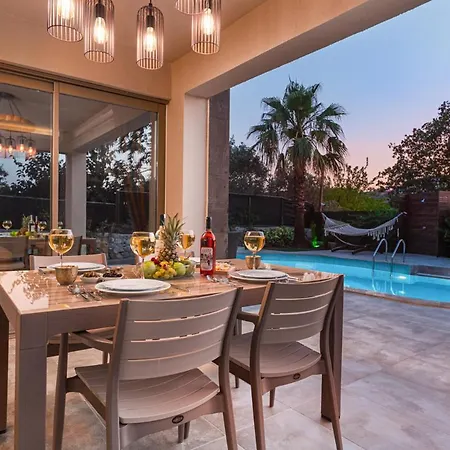 فيلة Sleeps 6 Pool Air Con Wifi أولدينيس