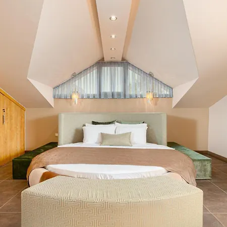 فيلة Sleeps 6 Pool Air Con Wifi أولدينيس